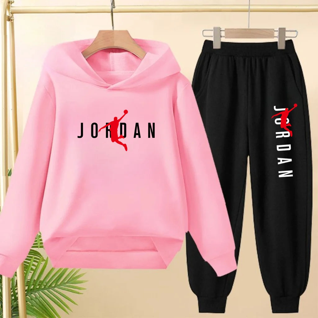 The Children's Sweatshirt L Basketball Set Is Suitable for Boys and Girls Aged 3 to 12featuring a Pullovers,hoodies and Trousers