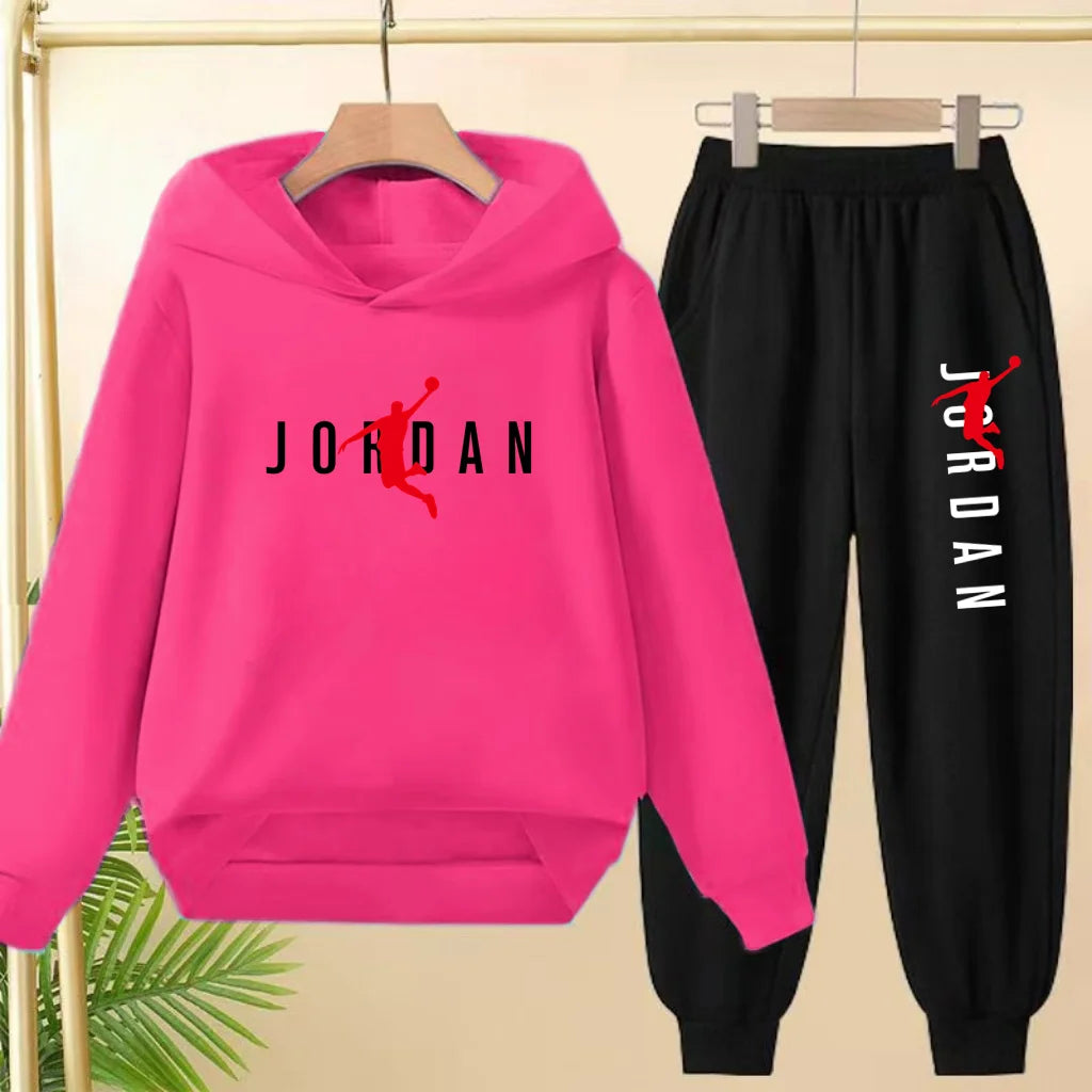 The Children's Sweatshirt L Basketball Set Is Suitable for Boys and Girls Aged 3 to 12featuring a Pullovers,hoodies and Trousers