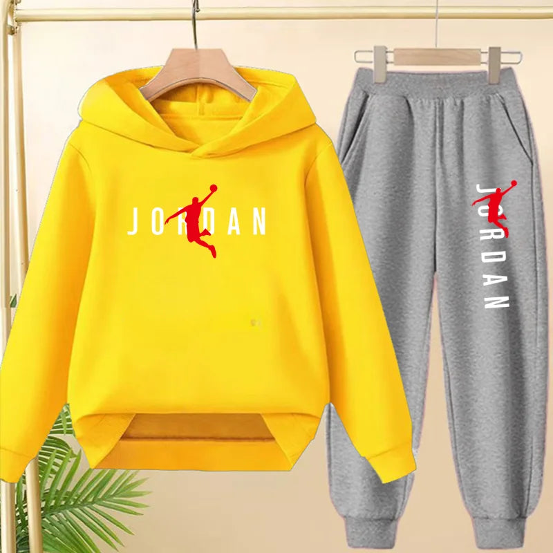 The Children's Sweatshirt L Basketball Set Is Suitable for Boys and Girls Aged 3 to 12featuring a Pullovers,hoodies and Trousers