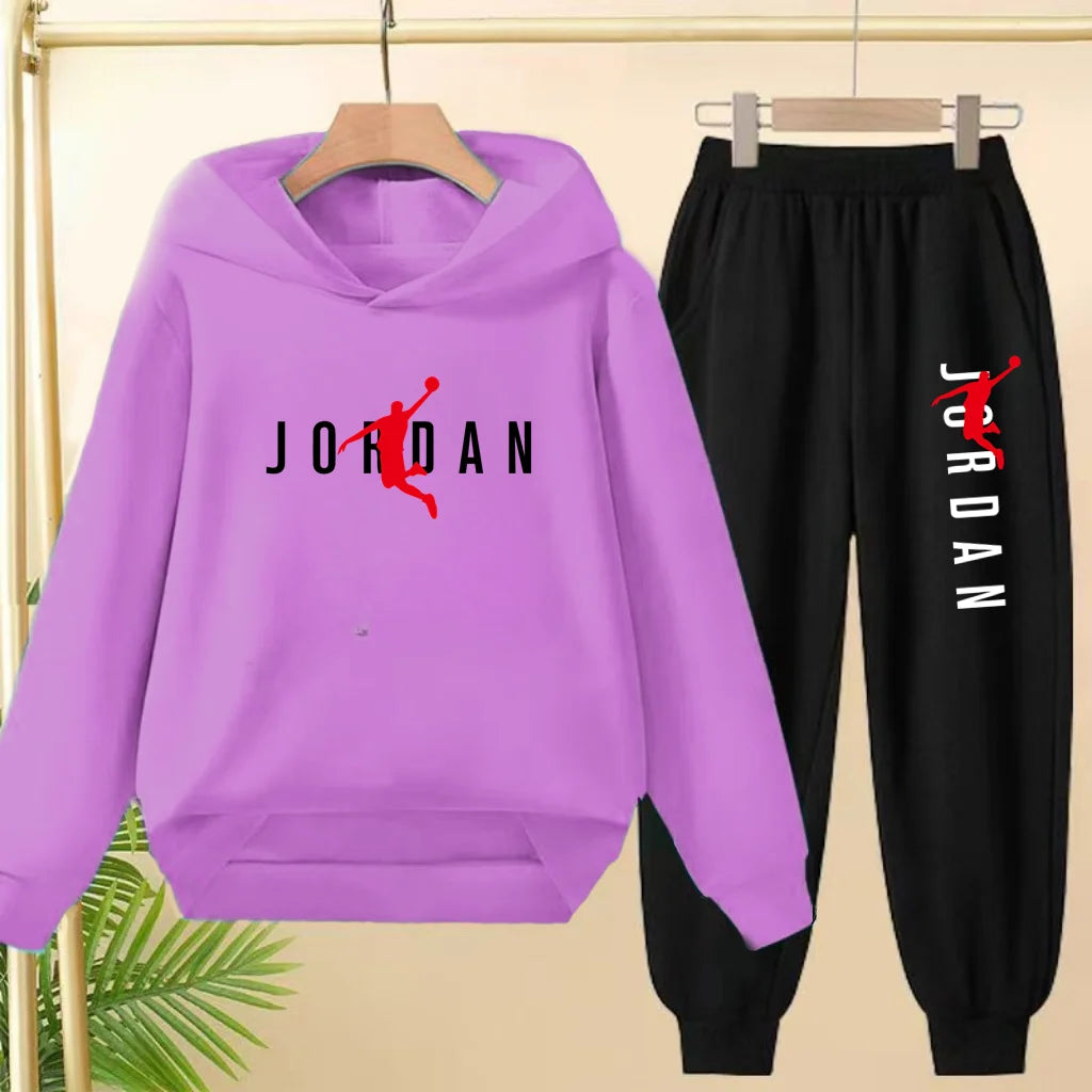 The Children's Sweatshirt L Basketball Set Is Suitable for Boys and Girls Aged 3 to 12featuring a Pullovers,hoodies and Trousers