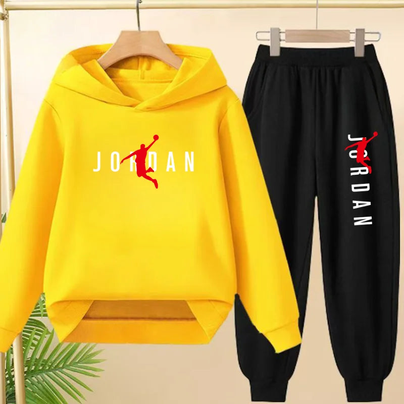 The Children's Sweatshirt L Basketball Set Is Suitable for Boys and Girls Aged 3 to 12featuring a Pullovers,hoodies and Trousers