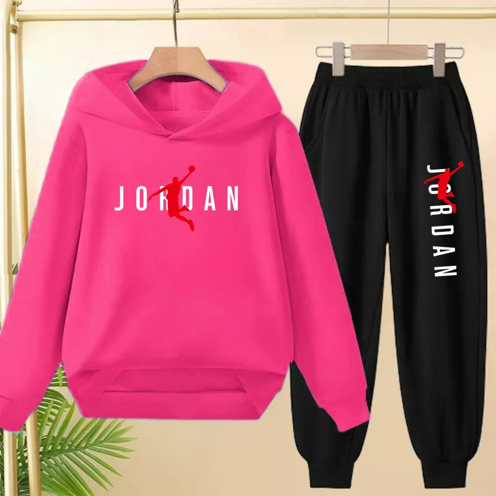 The Children's Sweatshirt L Basketball Set Is Suitable for Boys and Girls Aged 3 to 12featuring a Pullovers,hoodies and Trousers