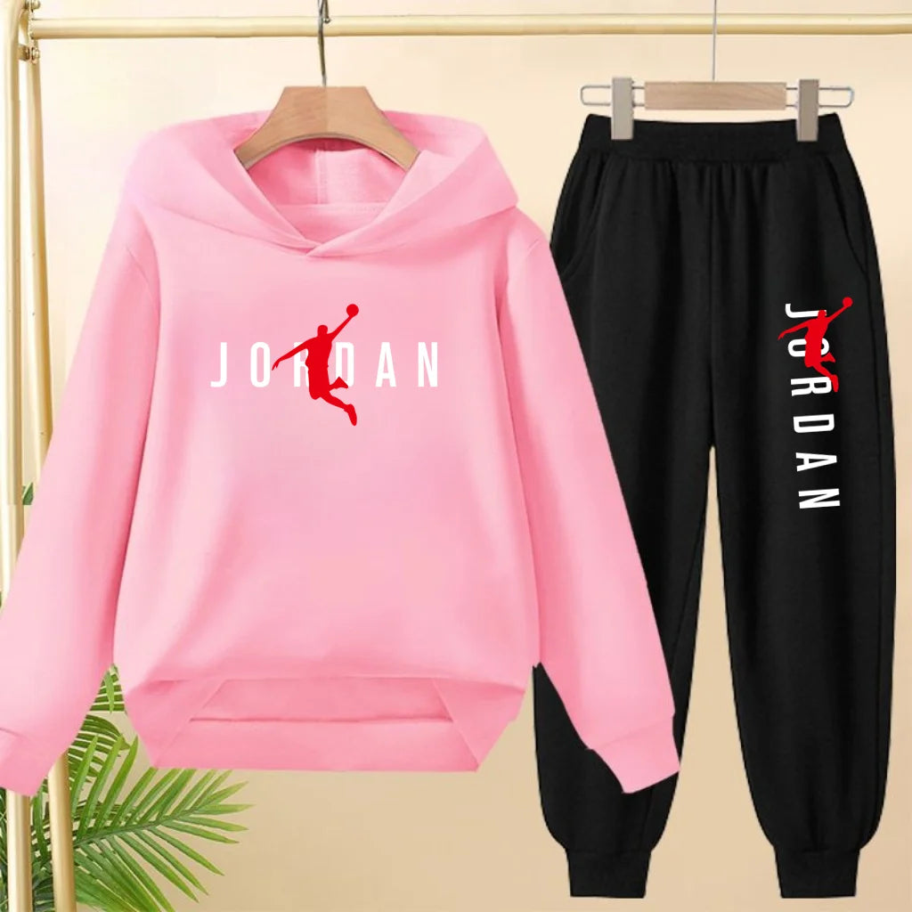 The Children's Sweatshirt L Basketball Set Is Suitable for Boys and Girls Aged 3 to 12featuring a Pullovers,hoodies and Trousers