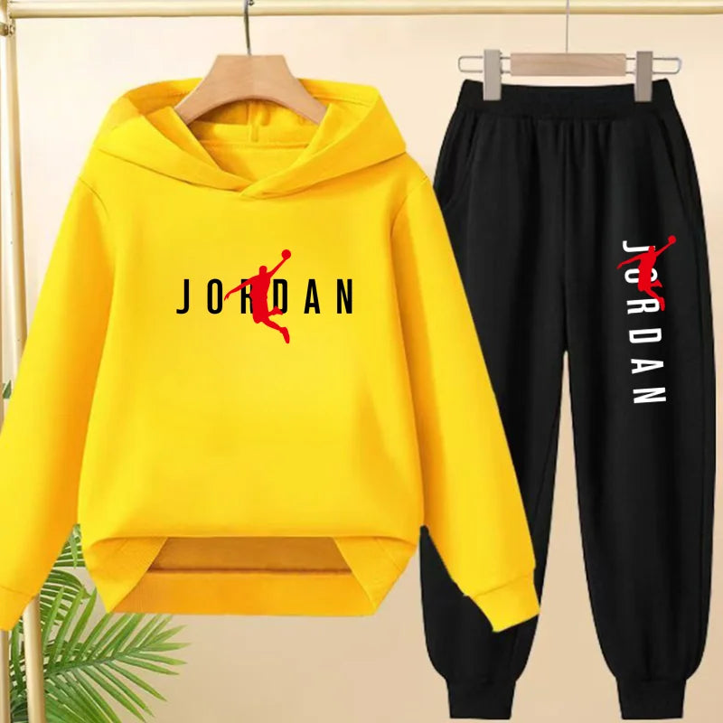 The Children's Sweatshirt L Basketball Set Is Suitable for Boys and Girls Aged 3 to 12featuring a Pullovers,hoodies and Trousers