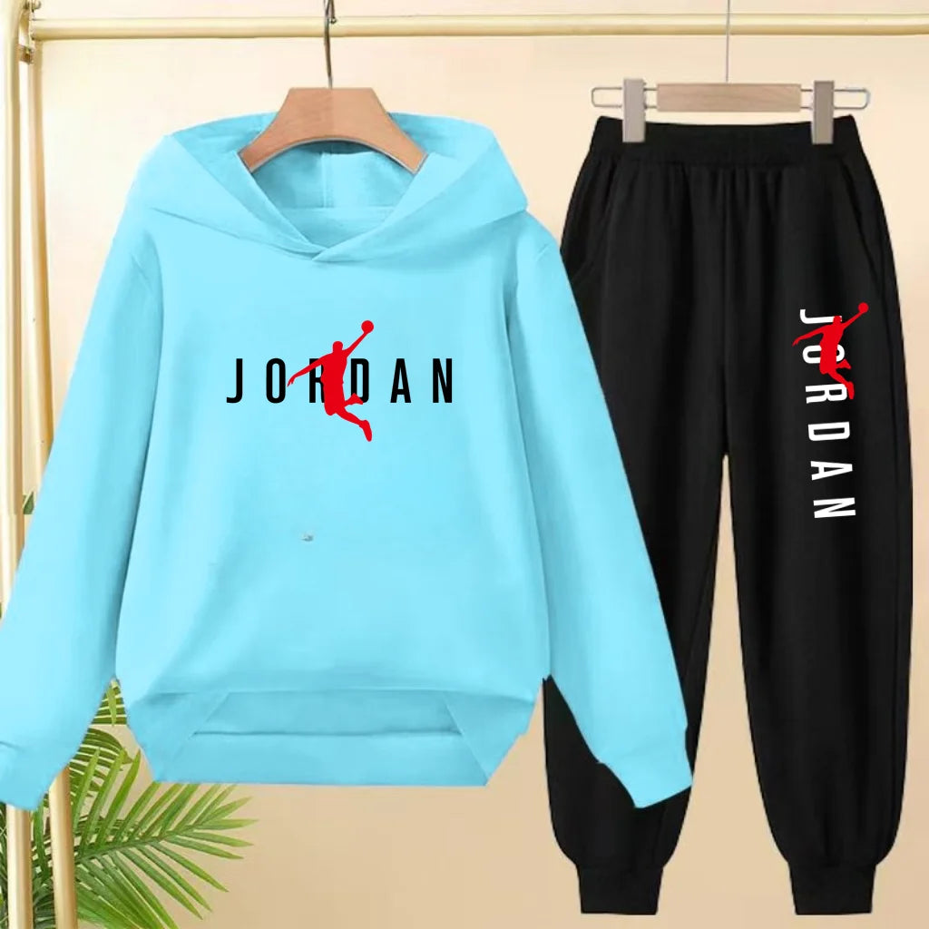 The Children's Sweatshirt L Basketball Set Is Suitable for Boys and Girls Aged 3 to 12featuring a Pullovers,hoodies and Trousers