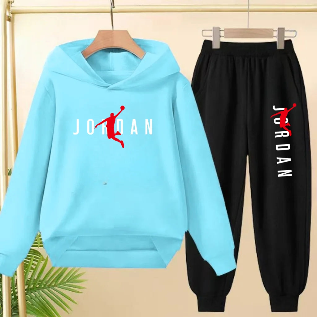 The Children's Sweatshirt L Basketball Set Is Suitable for Boys and Girls Aged 3 to 12featuring a Pullovers,hoodies and Trousers